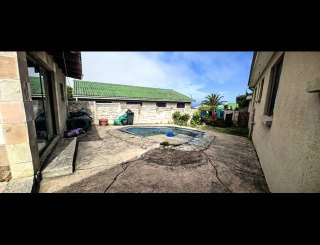 3 BEDROOM HOUSE FOR SALE IN DANA BAY